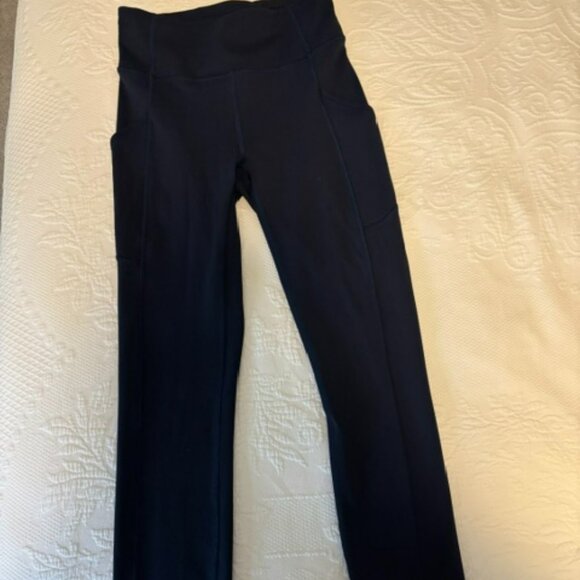 Wunder Train High-Rise Crop 23" with Pockets Navy - Picture 2 of 5